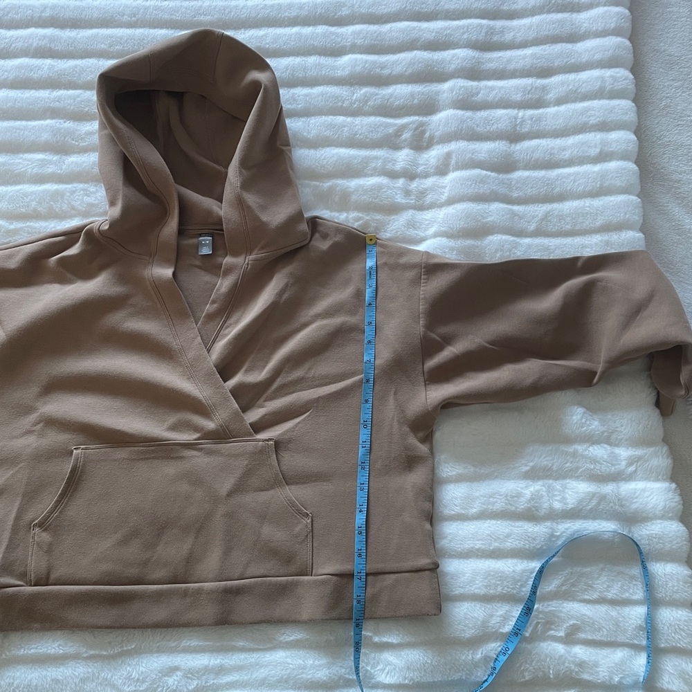 π¨π¦ Joe Fresh x Sasha Exeter mocha super soft active crop hoodie, women size M - Picture 10 of 15
